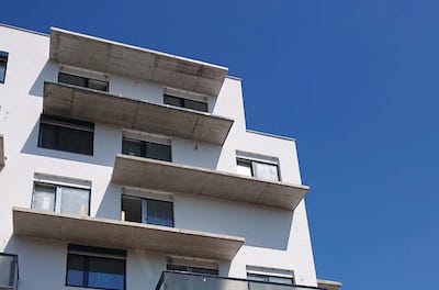 Zasklení balkonu - Praha 10 - červenec 2019